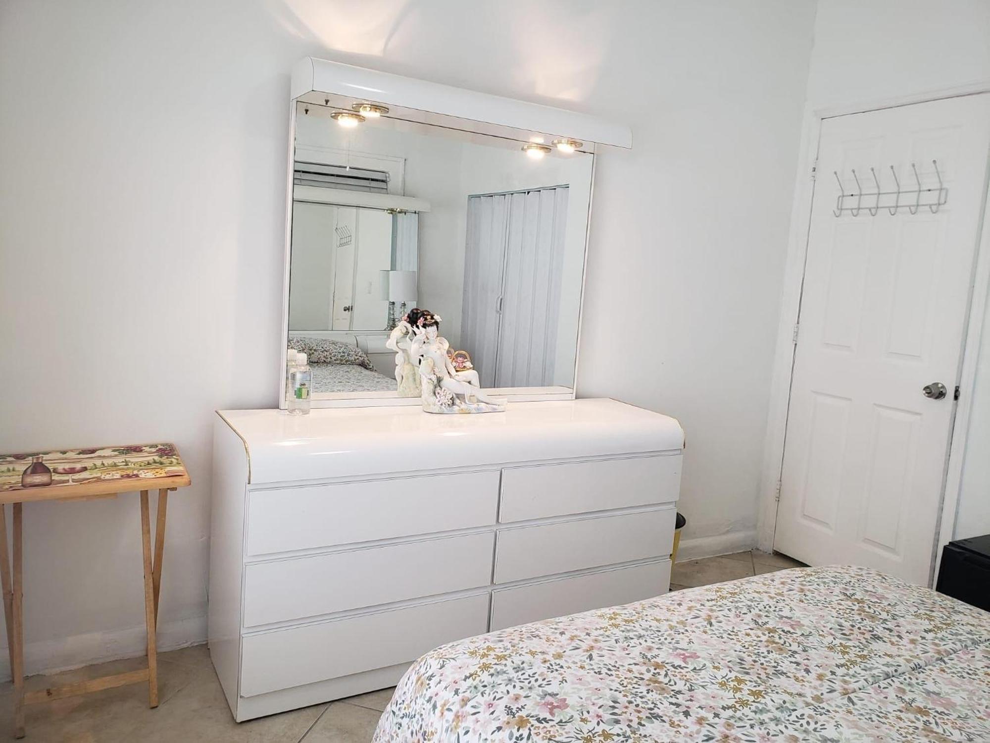 B1 Best Value On Private Bedroom With Private Bathroom In Little Havana, Miami Kültér fotó