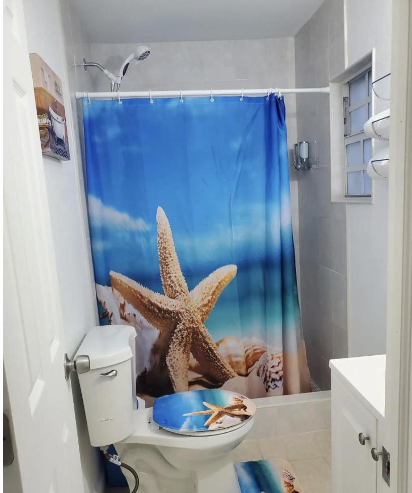 B1 Best Value On Private Bedroom With Private Bathroom In Little Havana, Miami Kültér fotó